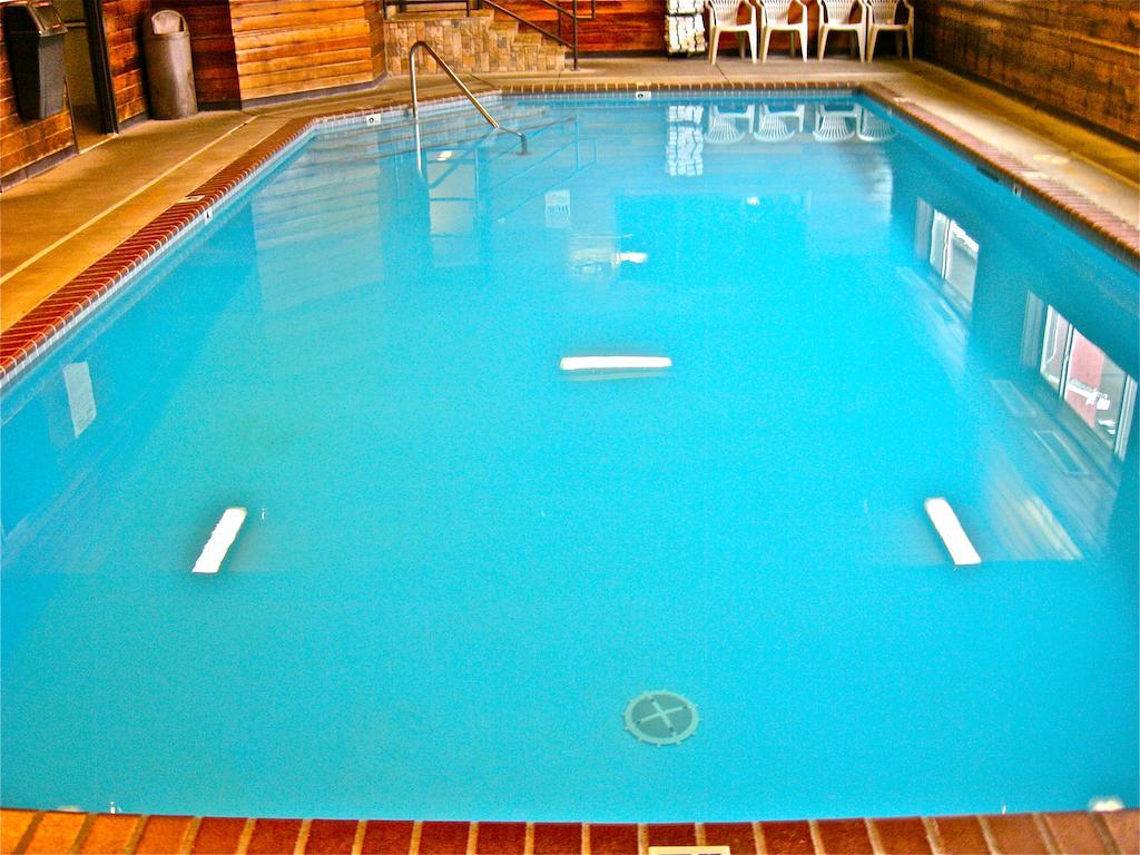 Super 8 By Wyndham Baker City Eksteriør billede